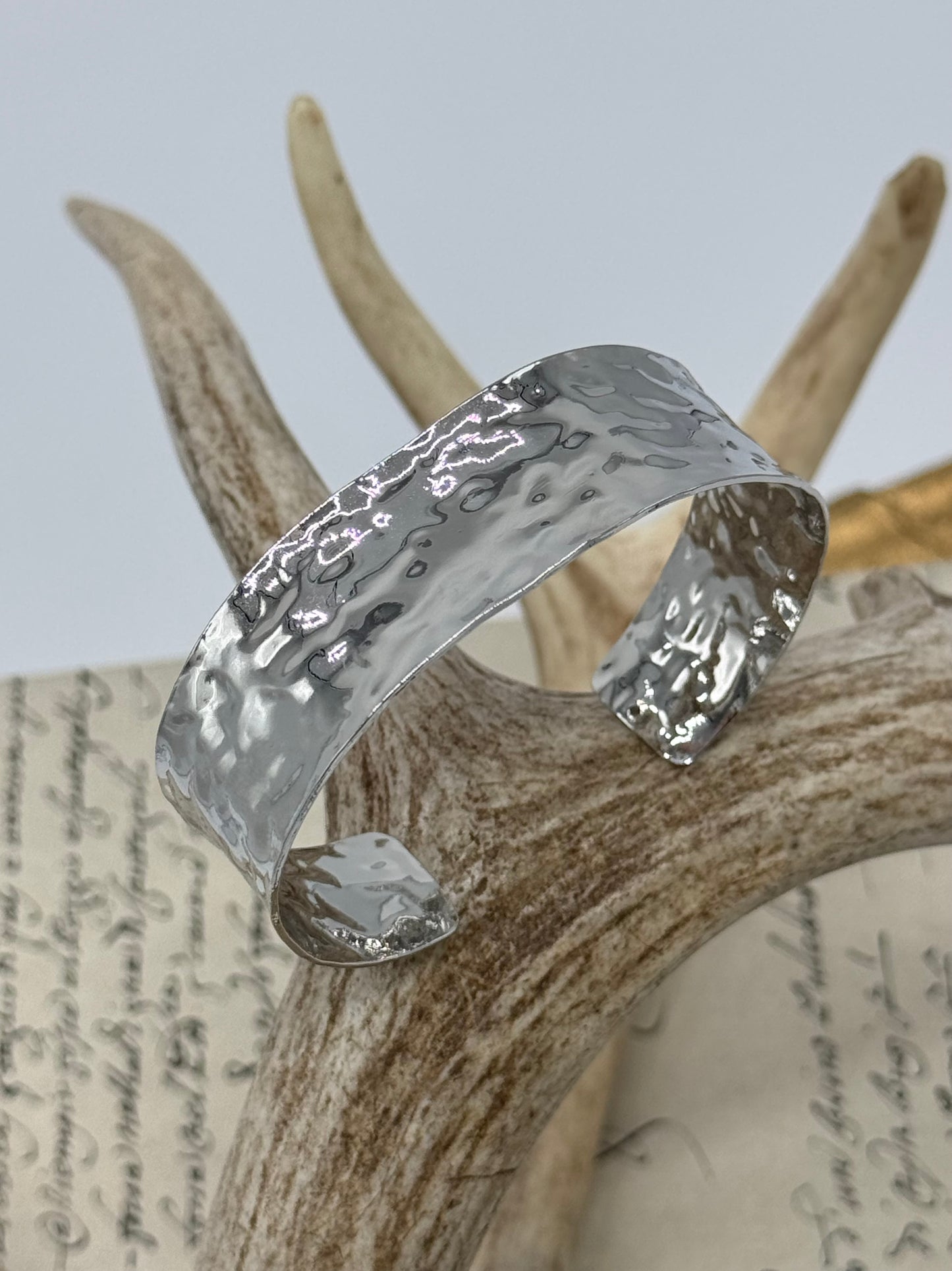 Pulsera Martillada PLATEADA