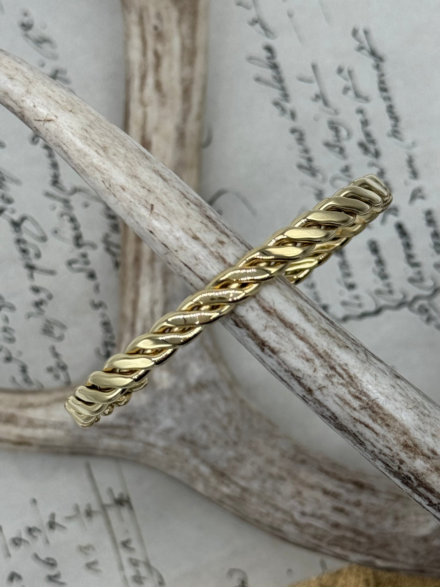 Pulsera Aro Torsal Plano Acero DORADO