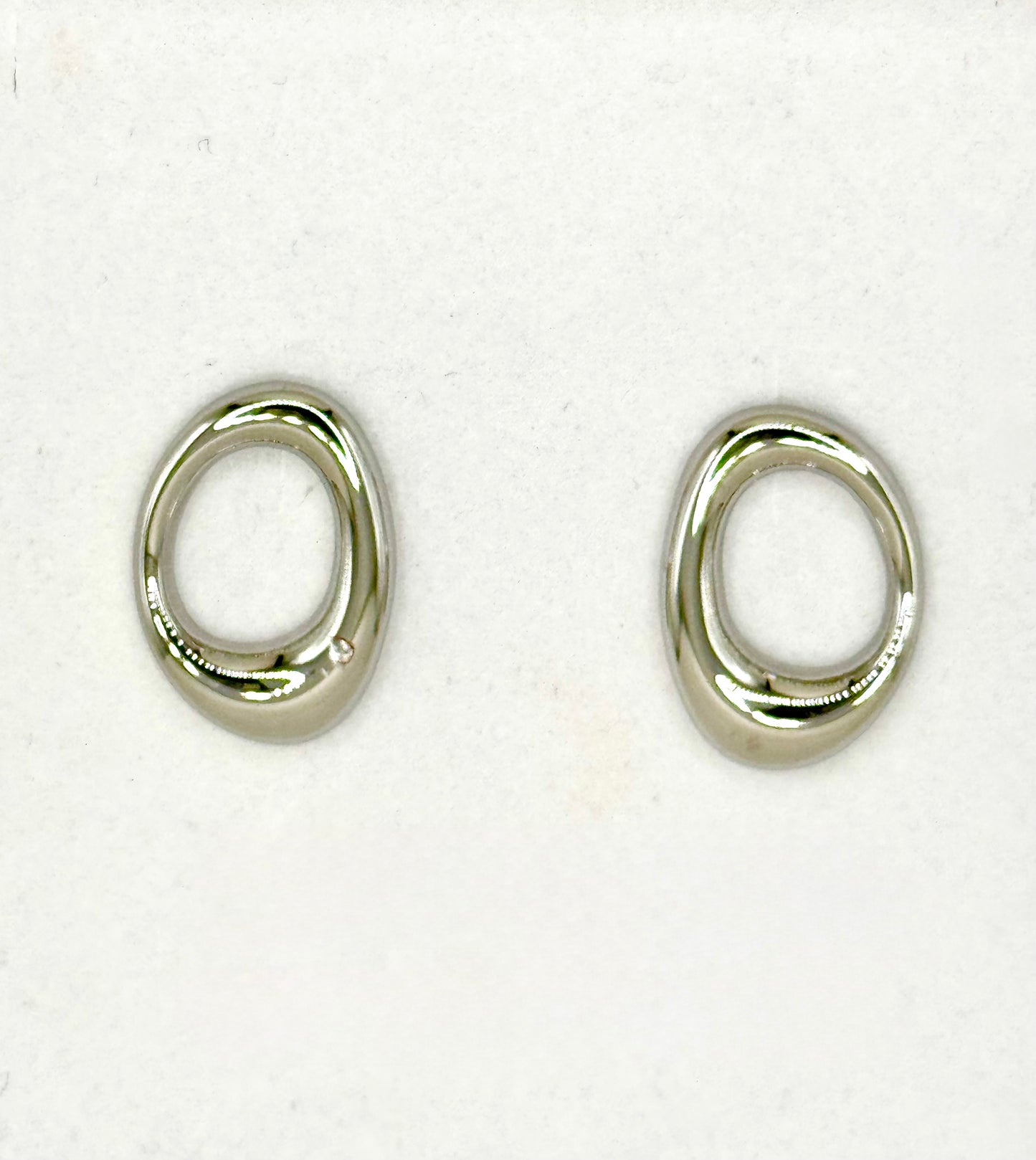 Arete Ovalo Irregular Acero Plateado