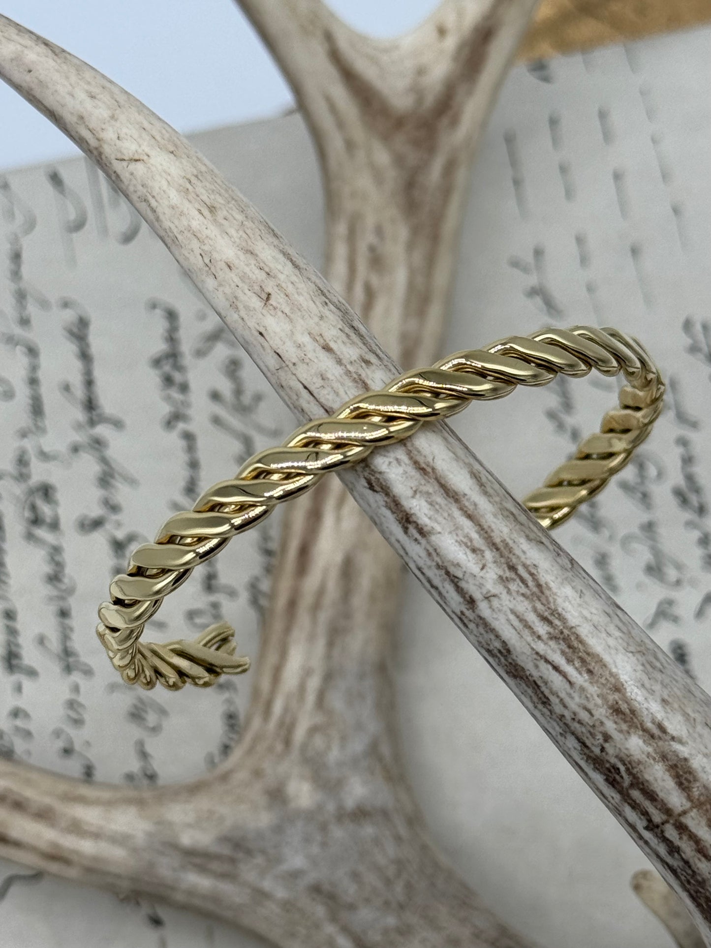 Pulsera Aro Torsal Plano Acero DORADO