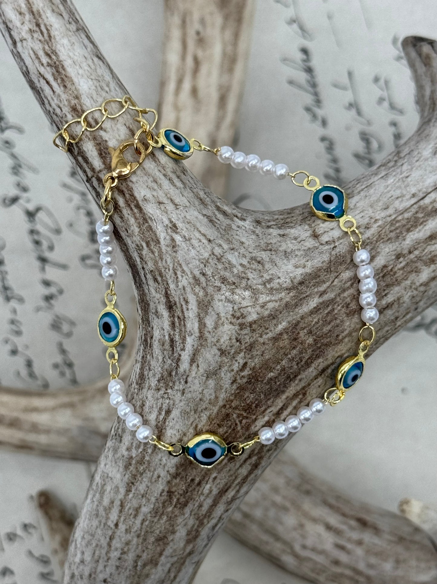 Turquoise Eye Pearl Bracelet