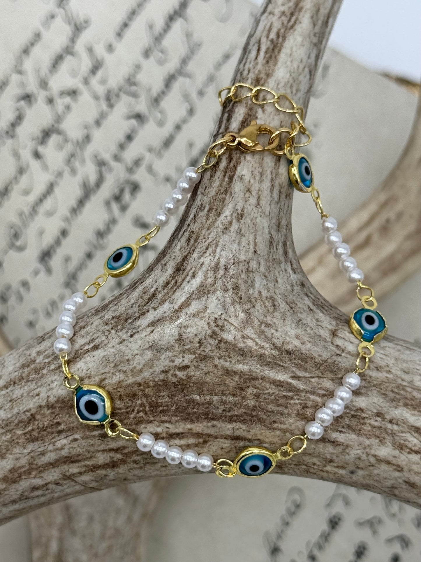 Turquoise Eye Pearl Bracelet