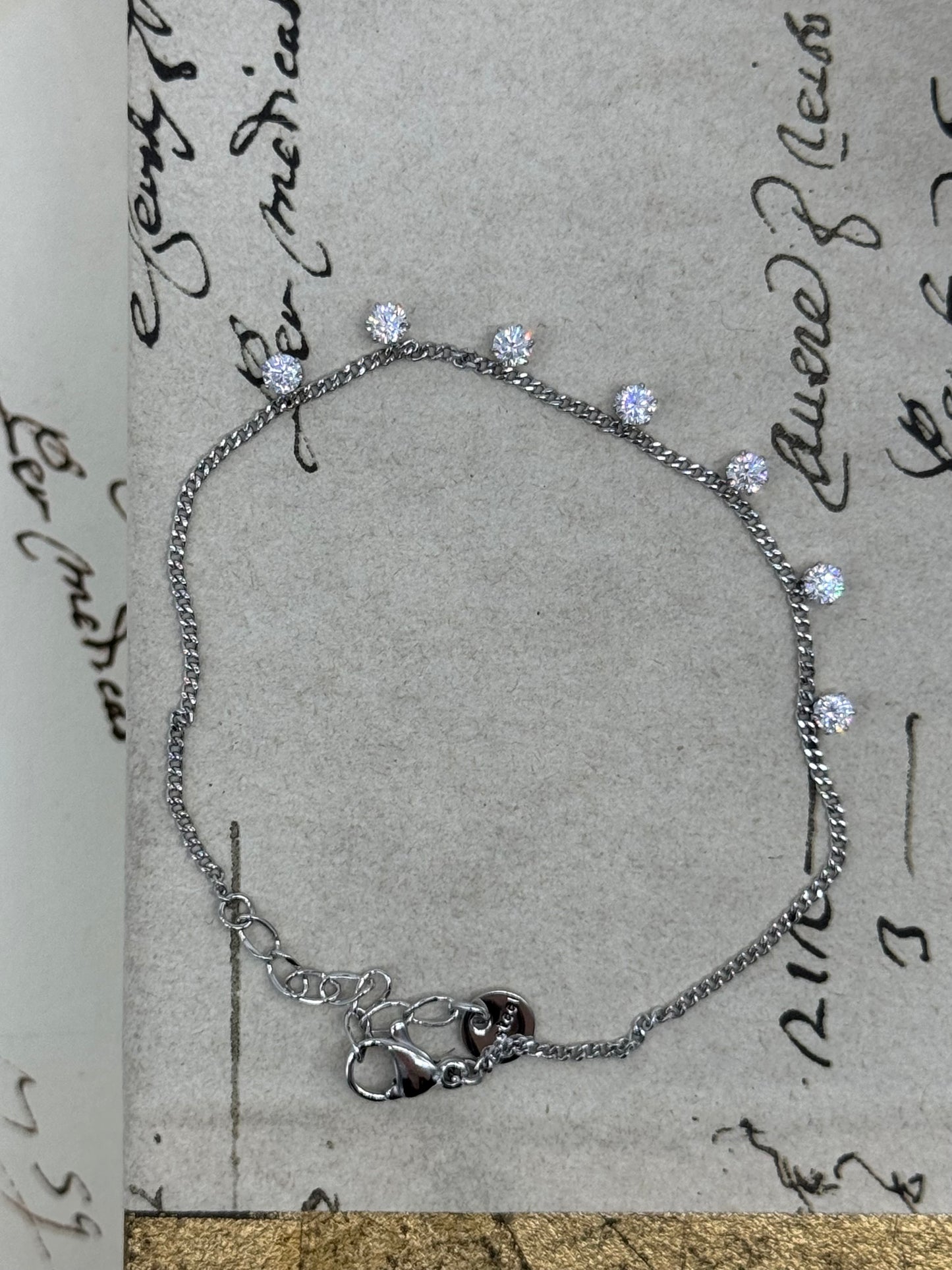 Bracelet with hanging crystals in silver-plated steel