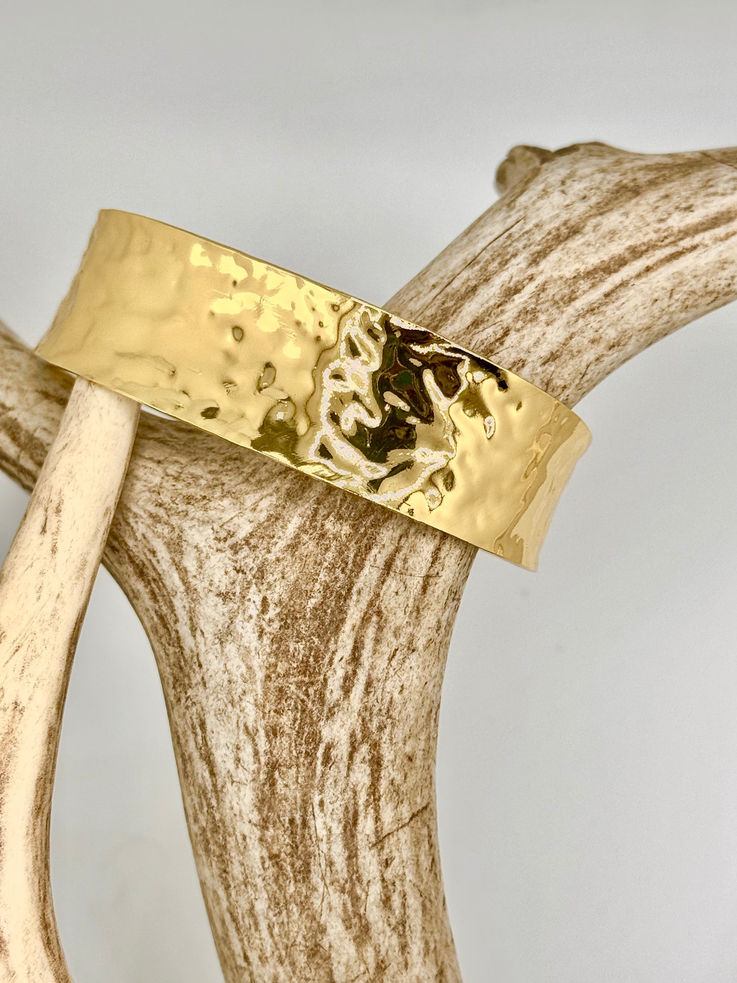 GOLDEN Hammered Bracelet