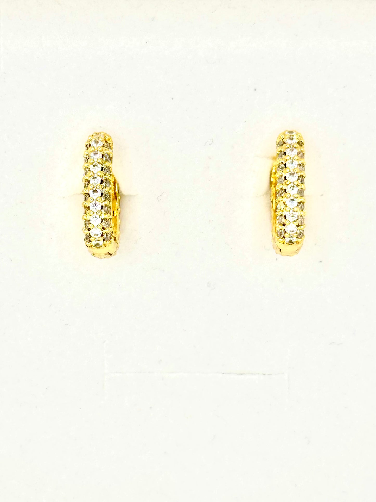 Hoop Earrings with White Zirconia and Gold Plate